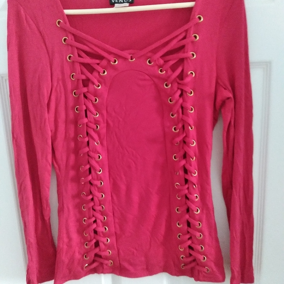 Red long sleeve lace up detail top - Picture 6 of 6